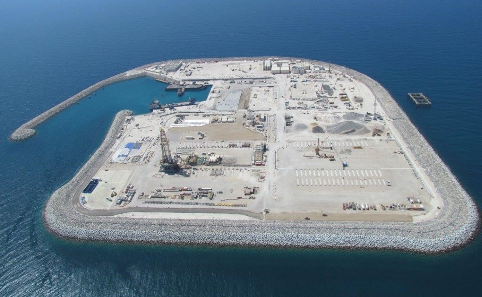 حطم رقما قياسيا.. حفر أعمق بئر نفط برية في آسيا على عمق 8874 مترا