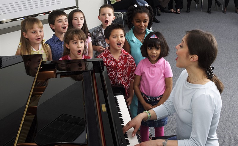 تعليم أطفالك دروس الموسيقى يحقق لهم البهجة والاستمتاع ويجعلهم أكثر ذكاء