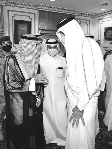  صاحب السمو الأمير الشيخ نواف الأحمد يتلقى العزاء من صاحب السمو  الشيخ تميم بن حمد أمير دولة قطر