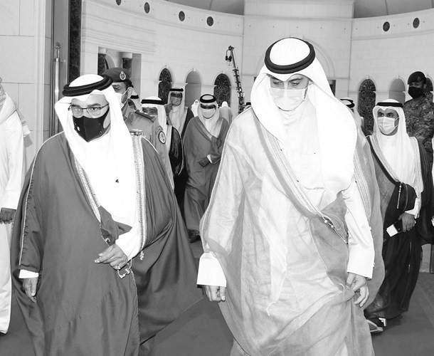 الشيخ محمد العبدالله خلال استقباله ولي عهد البحرين