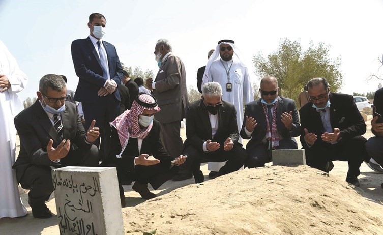 قراءة الفاتحة على روح الفقيد