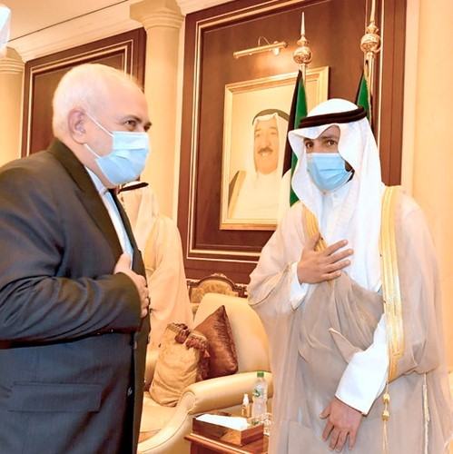 الأمير يستقبل ممثل الرئيس الإيراني للتعزية بوفاة الأمير الراحل