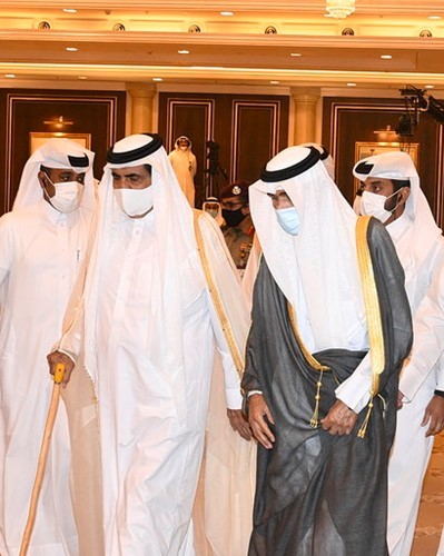 صاحب السمو يستقبل الأمير الوالد الشيخ حمد آل ثاني لتقديم واجب العزاء بوفاة الأمير الراحل
