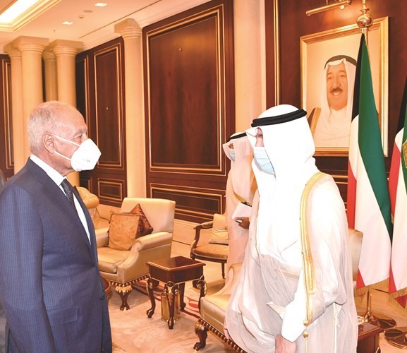 أحمد أبوالغيط معزيا رئيس مجلس الأمة مرزوق الغانم
