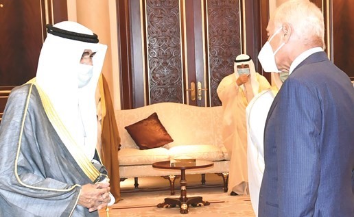 صاحب السمو الأمير الشيخ نواف الأحمد يتلقى التعازي من أمين عام الجامعة العربية أحمد أبوالغيط