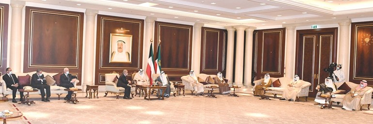 صاحب السمو الأمير الشيخ نواف الأحمد يتلقى عزاء د.محمد اشتيه ممثل الرئيس الفلسطيني محمود عباس والوفد المرافق بحضور رئيس مجلس الأمة مرزوق الغانم والشيخ مشعل الأحمد والشيخ جابر العبدالله وسمو الشيخ ناصر المحمد وسمو الشيخ جابر المبارك والشيخ حمد صباح الأحمد