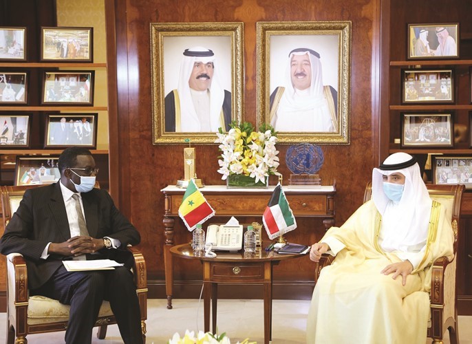 الشيخ د.أحمد ناصر المحمد مستقبلا مبعوث رئيس جمهورية السنغال