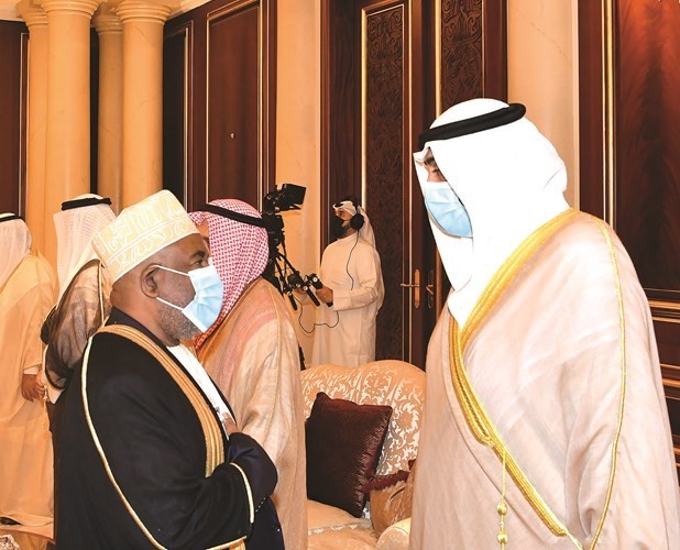 رئيس جمهورية القمر يعزي سمو الشيخ صباح الخالد
