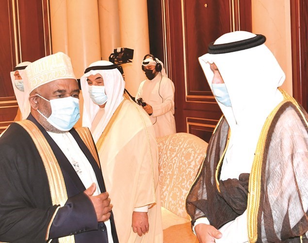الرئيس عثمان غزالي يعزي سمو الشيخ جابر المبارك