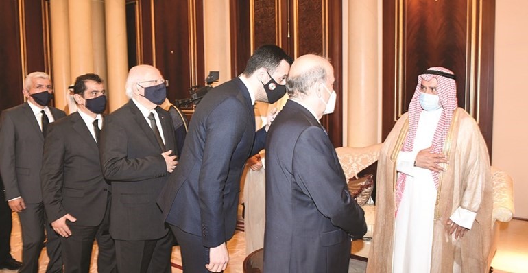 الوفد اللبناني معزيا الشيخ حمد صباح الأحمد