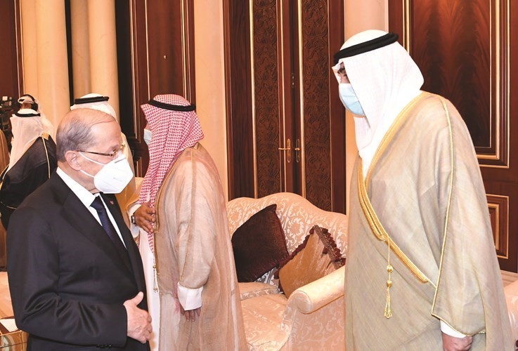  العماد ميشال عون يعزي سمو الشيخ صباح الخالد