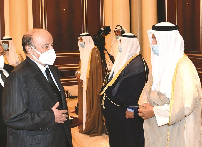 الرئيس اليمني معزيا الشيخ جابر العبدالله وسمو الشيخ ناصر المحمد وسمو الشيخ جابر المبارك