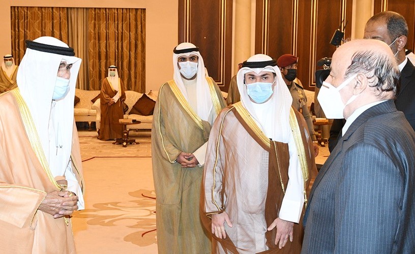 الرئيس اليمني يقدم التعازي لصاحب السمو الأمير الشيخ نواف الأحمد