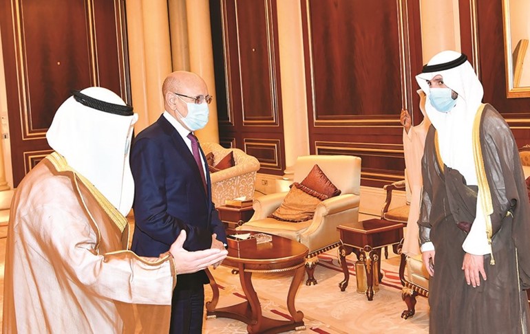 الرئيس الموريتاني معزيا رئيس مجلس الأمة مرزوق الغانم