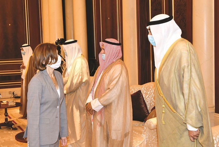 الوزيرة الفرنسية معزية الشيخ حمد صباح الأحمد وسمو الشيخ صباح الخالد