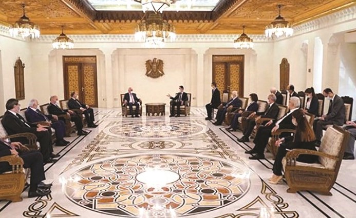 الرئيس بشار الأسد مستقبلا الوفد الابخازي	(سانا)