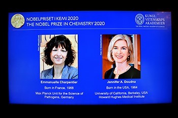 فرنسية وأميركية تفوزان بجائزة نوبل للكيمياء لتطويرهما طريقة لتحرير الجينوم
