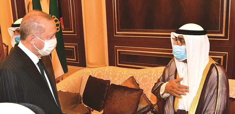 الرئيس التركي معزيا سمو ولي العهد الشيخ مشعل الأحمد