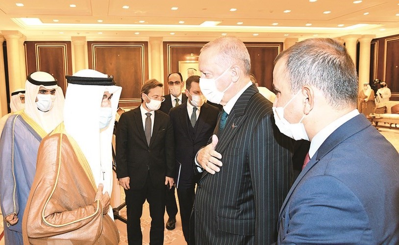 صاحب السمو الأمير الشيخ نواف الأحمد يتلقى تعزية الرئيس التركي رجب طيب اردوغان