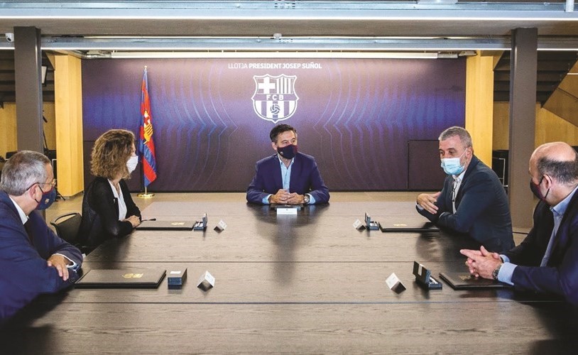 الإطاحة برئيس برشلونة.. تقترب