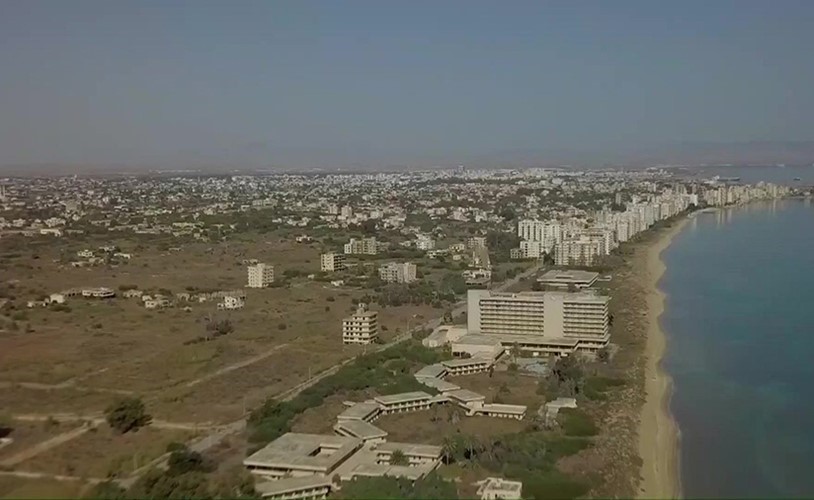 بالفيديو.. إعادة فتح فاروشا تؤدي إلى انهيار حكومة "جمهورية شمال قبرص التركية"