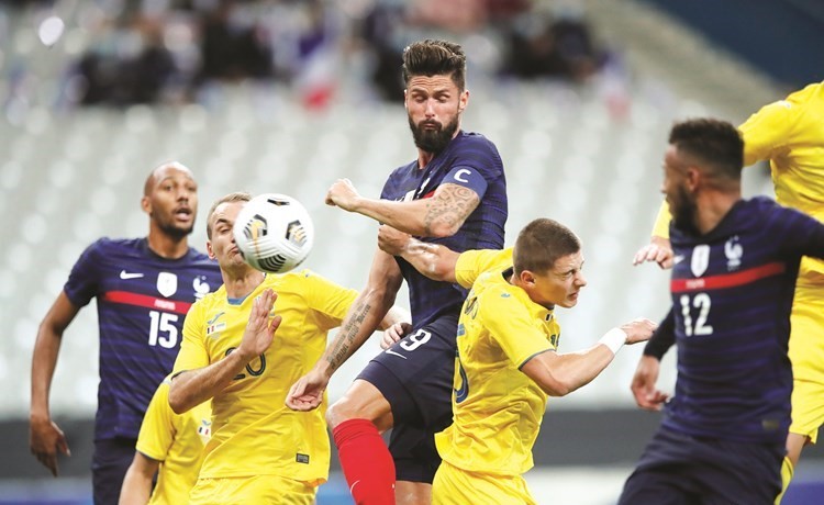 جيرو يصبح ثاني الهدافين التاريخيين في «الديوك»