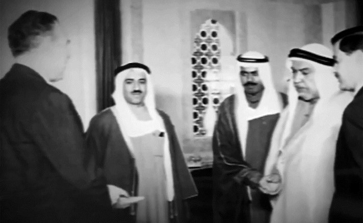 مشاهد من الفيلم الوثائقي ومضات فنية مع أمير الإنسانية