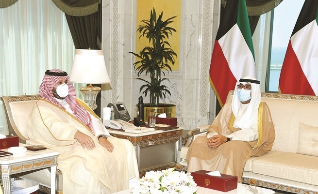 سمو ولي العهد الشيخ مشعل الأحمد خلال استقباله صاحب السمو الملكي الأمير تركي بن محمد بن فهد بن عبدالعزيز آل سعود