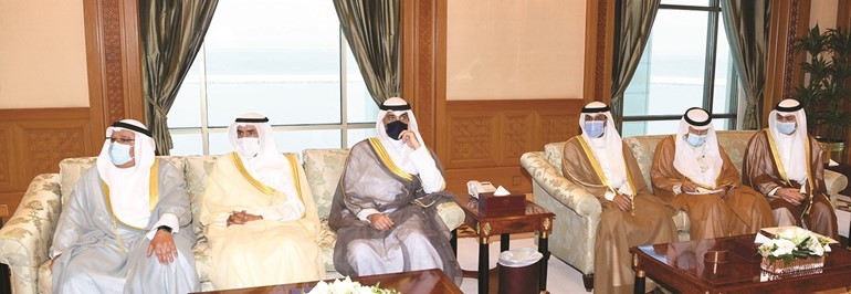 الشيخ علي الجراح والشيخ مبارك الفيصل والشيخ محمد العبدالله ود.خالد الفاضل وأحمد فهد الفهد والشيخ خالد العبدالله