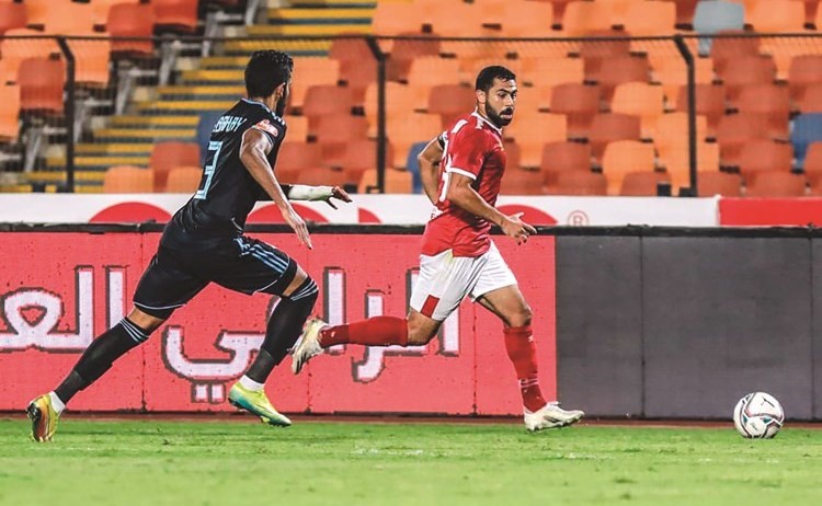 الأهلي يتعادل مع بيراميدز.. ويطير إلى المغرب اليوم