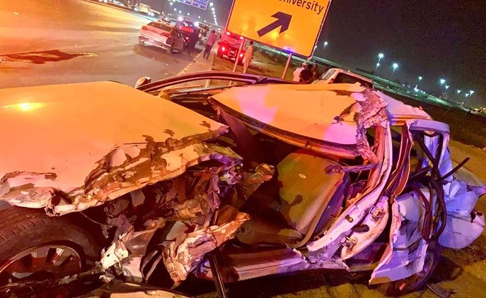 وفاة مواطن وإصابة اثنين آخرين في تصادم مروع على طريق جاسم الخرافي
