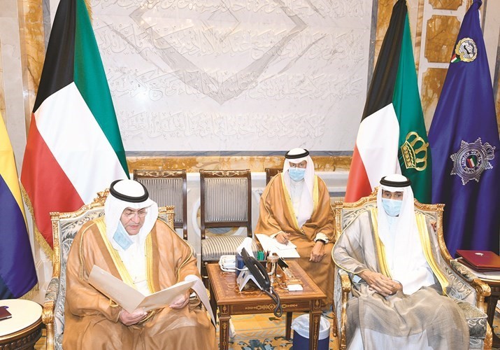 صاحب السمو الأمير الشيخ نواف الأحمد خلال استقباله محمد الصقر