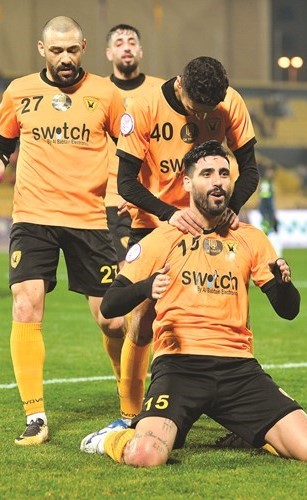 «دورينا».. المحترف البرازيلي «يكسب» ويعود إلى الواجهة بـ 13 لاعباً