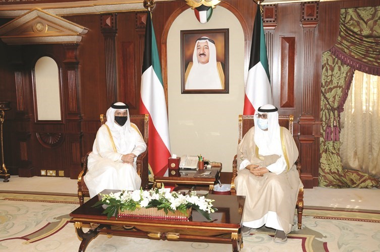 سمو ولي العهد مستقبلا وزير الخارجية القطري