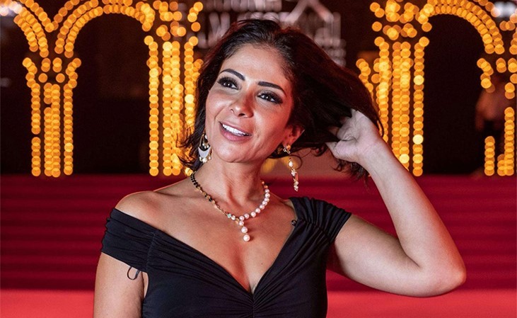 مهرجان القاهرة السينمائي يكرم الممثلة منى زكي بجائزة التميز