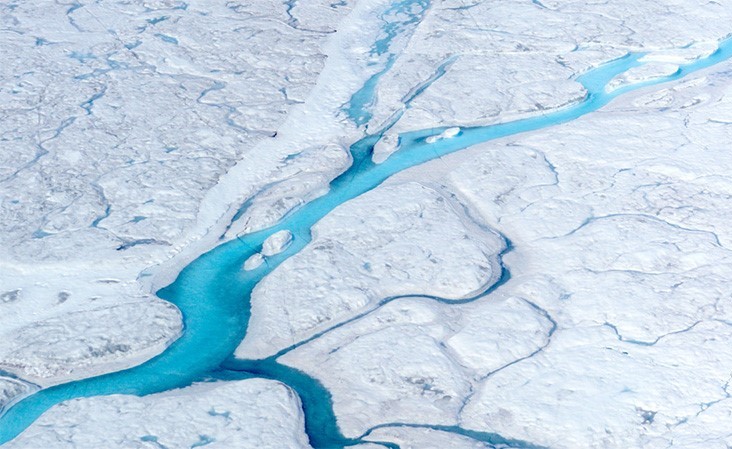 ذوبان الأنهر الجليدية في الألب يكشف عن كنوز مطمورة منذ آلاف السنوات