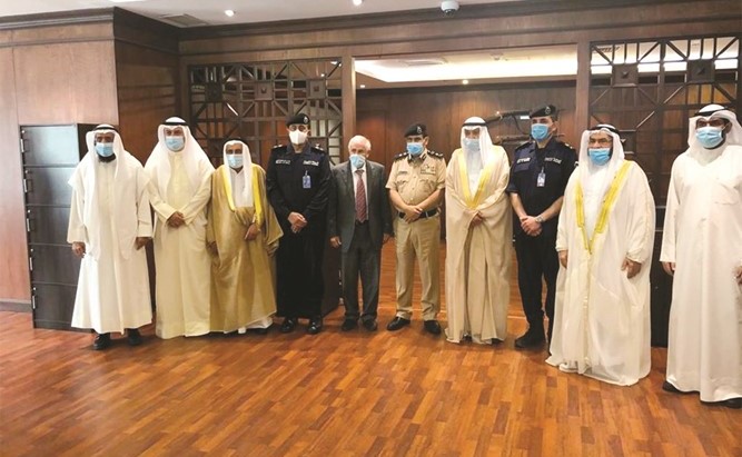 وزارة الداخلية تُكرّم «الكويتية للأسر المتعففة»