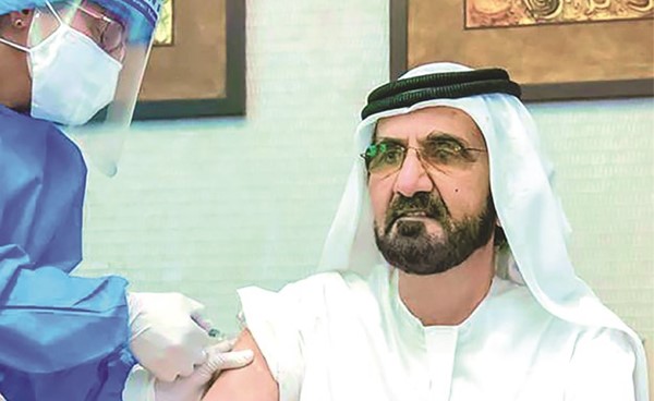 صاحب السمو الشيخ محمد بن راشد يتلقى اللقاح التجريبي