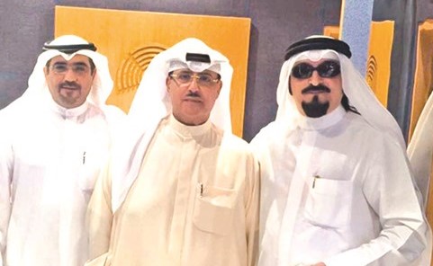 إبراهيم الفيلكاوي مع وكيل الإذاعة الشيخ فهد المبارك ومدير إذاعة البرنامج العام سعد الفندي
