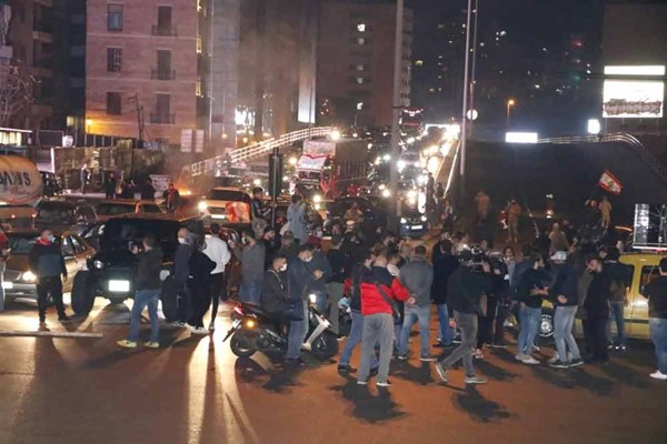 لبنان: تظاهرات احتجاجية على اتجاه الحكومة لرفع الدعم عن الطحين والأدوية والمحروقات