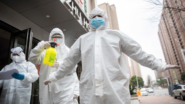 الصين تُعيد عزل مدينة بعد رصد إصابة بفيروس كورونا
