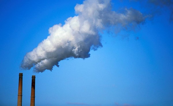 انبعاثات الكربون انخفضت بنسبة 7 % في العام الجاري