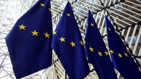 "المفوضية الأوروبية": التلقيح ضد كورونا سيبدأ "في نفس اليوم" في كل دول الاتحاد
