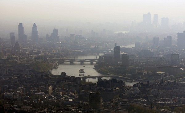 الطب الشرعي البريطاني يجزم وللمرة الأولى: تلوث هواء لندن وراء وفاة طفلة