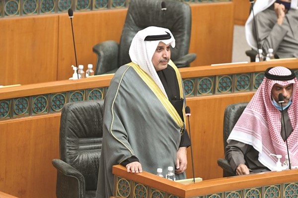 الشيخ حمد جابر العلي يؤدي اليمين الدستورية