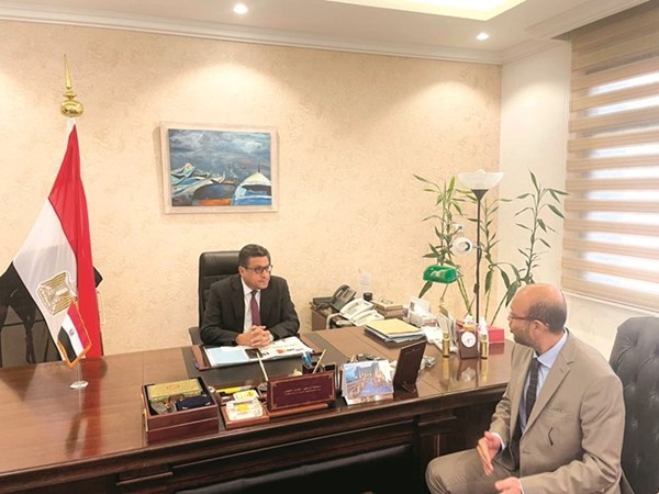 السفير طارق القوني مع مدير مكتب وكالة أنباء الشرق الأوسط