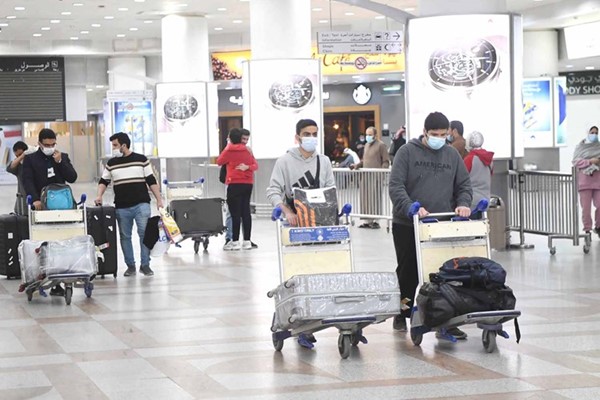 مطار الكويت استقبل المواطنين العالقين بعد غلق استمر 10 أيام