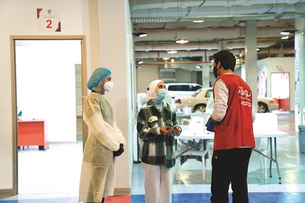 بنك الخليج مع الأطباء في مركز صبحان للفحص السريع