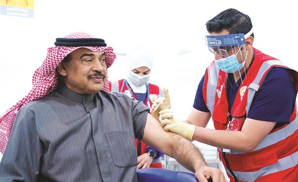 سمو الشيخ صباح الخالد يتلقى الجرعة الثانية من التطعيم