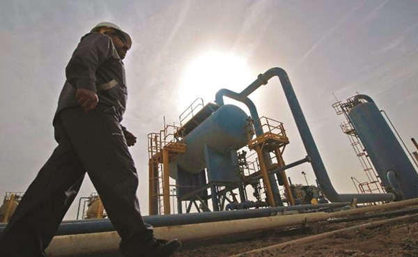 «كامكو إنفست»: لقاحات «كورونا» تدعم النفط للارتفاع في 2021